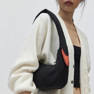black swan baggu shoulder bag